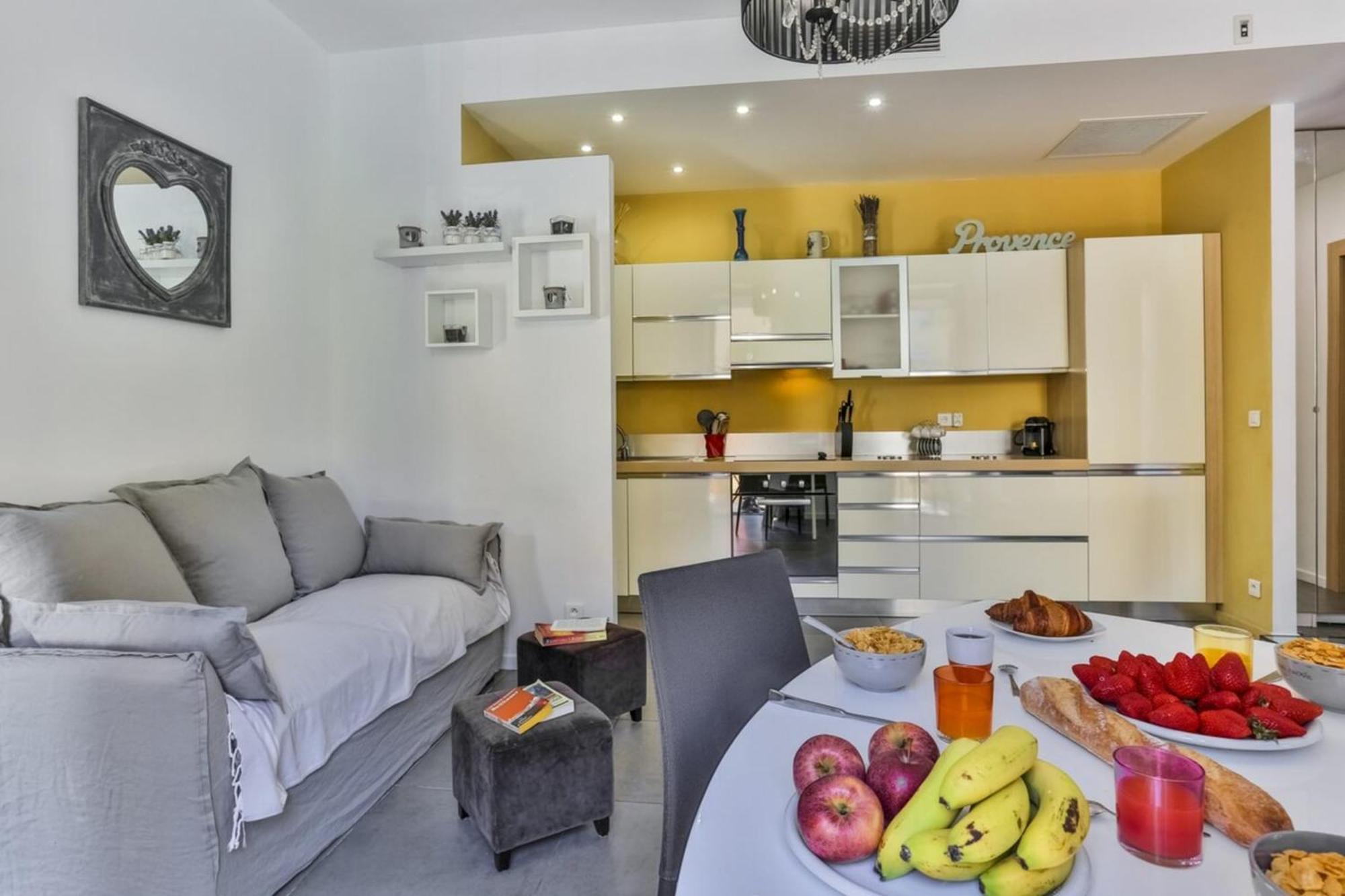 Apartment France 82 D - 2 - Terrace - 1 Min To The Sea