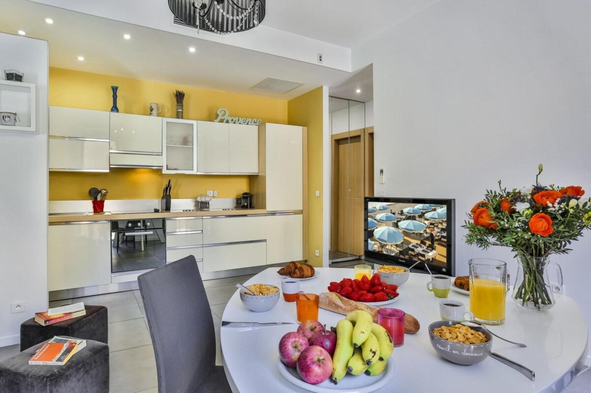 Apartment France 82 D - 2 - Terrace - 1 Min To The Sea Nice